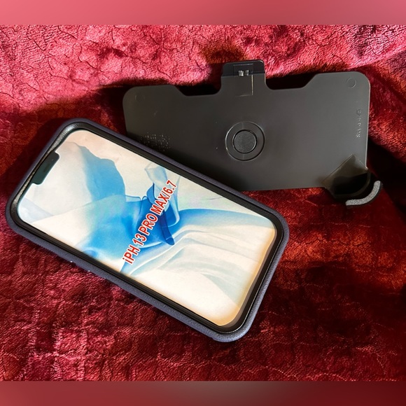 iPhone case - Picture 2 of 2